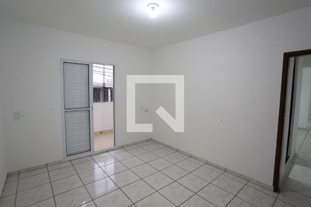 Quarto 1 de casa para alugar com 2 quartos, 80m² em Vila Paranagua, São Paulo