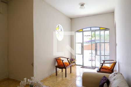 Sala de casa à venda com 2 quartos, 204m² em Alto Caiçaras, Belo Horizonte
