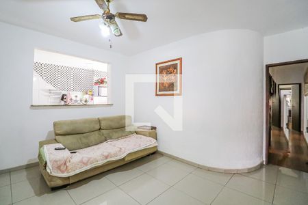 Sala de casa para alugar com 4 quartos, 150m² em Planalto, Belo Horizonte