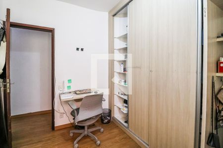 Quarto 1 de casa para alugar com 4 quartos, 150m² em Planalto, Belo Horizonte