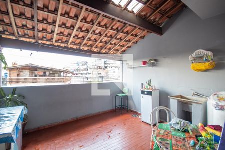 Varanda e área de serviço de casa à venda com 2 quartos, 156m² em Bussocaba, Osasco