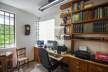 Escritório de casa para alugar com 3 quartos, 250m² em Vila Inah, São Paulo