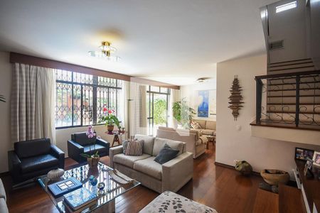 Sala de casa à venda com 3 quartos, 250m² em Vila Inah, São Paulo