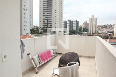 Sacada de casa à venda com 5 quartos, 240m² em Jardim Consorcio, São Paulo