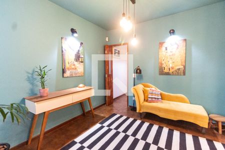 Sala de estar de casa à venda com 3 quartos, 185m² em Vila Vitório Mazzei, São Paulo