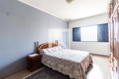 Quarto 1 de casa à venda com 3 quartos, 185m² em Vila Vitório Mazzei, São Paulo