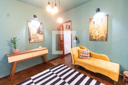 Sala de estar de casa à venda com 3 quartos, 185m² em Vila Vitório Mazzei, São Paulo