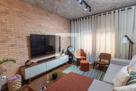 Sala de casa à venda com 3 quartos, 185m² em Vila Vitório Mazzei, São Paulo