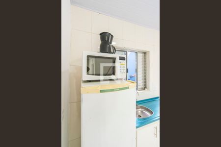 Microondas e geladeira de kitnet/studio para alugar com 1 quarto, 20m² em Jardim do Estádio, Santo André