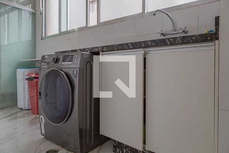 Apartamento à venda com 211m², 4 quartos e 2 vagas Apartamento à venda com 211m², 4 quartos e 2 vagasÁrea de Serviço