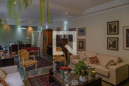 Apartamento à venda com 211m², 4 quartos e 2 vagas Apartamento à venda com 211m², 4 quartos e 2 vagasSala