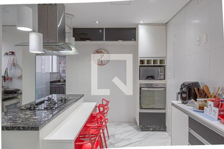 Apartamento à venda com 211m², 4 quartos e 2 vagas Apartamento à venda com 211m², 4 quartos e 2 vagasCozinha