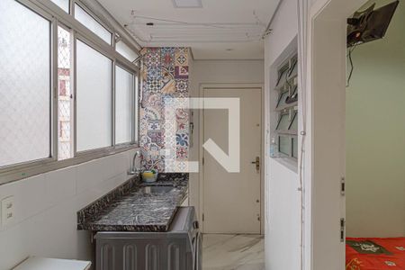 Apartamento à venda com 211m², 4 quartos e 2 vagas Apartamento à venda com 211m², 4 quartos e 2 vagasÁrea de Serviço