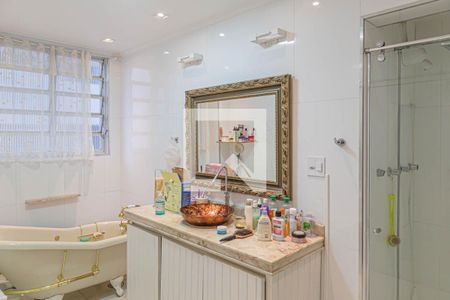 Apartamento à venda com 211m², 4 quartos e 2 vagas Apartamento à venda com 211m², 4 quartos e 2 vagasBanheiro da Suíte