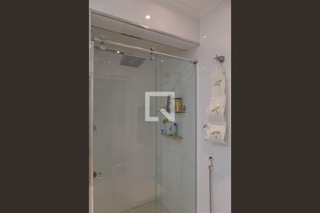 Apartamento à venda com 211m², 4 quartos e 2 vagas Apartamento à venda com 211m², 4 quartos e 2 vagasBanheiro da Suíte