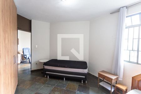 Casa à venda com 5 quartos, 249m² em Ipiranga, Belo Horizonte