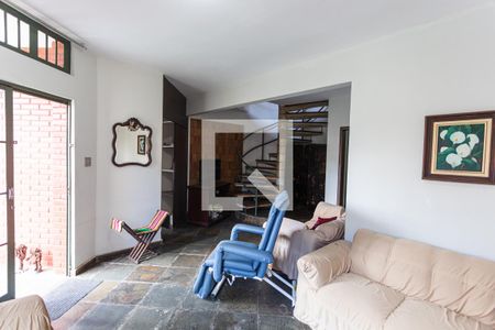Casa à venda com 5 quartos, 249m² em Ipiranga, Belo Horizonte