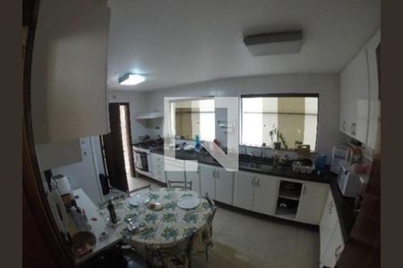 Casa à venda com 4 quartos, 482m² em Vila Lucia, São Paulo