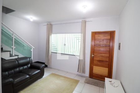 Sala de TV de casa de condomínio à venda com 2 quartos, 78m² em Parque Maria Luiza, São Paulo