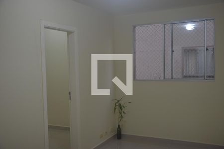 Sala de apartamento para alugar com 3 quartos, 42m² em Vila Urupes, Suzano