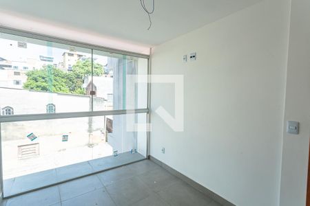 Suíte de apartamento para alugar com 2 quartos, 111m² em Cachoeirinha, Belo Horizonte