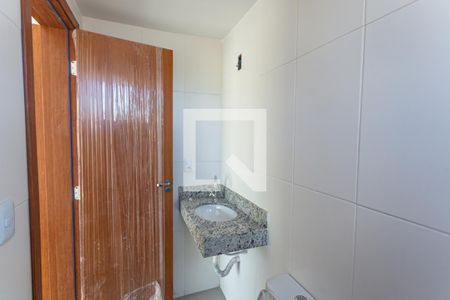 Banheiro da Suíte de apartamento para alugar com 2 quartos, 111m² em Cachoeirinha, Belo Horizonte