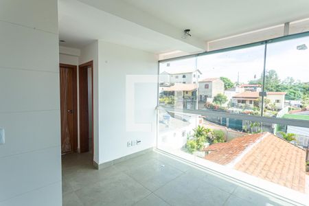 Sala de apartamento para alugar com 2 quartos, 111m² em Cachoeirinha, Belo Horizonte
