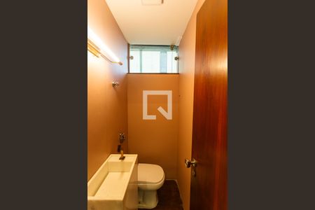 Lavabo de apartamento para alugar com 4 quartos, 140m² em Centro, Belo Horizonte