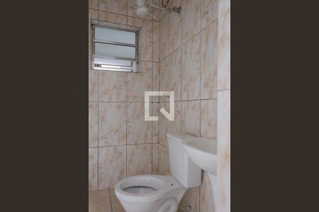 Banheiro de casa de condomínio para alugar com 1 quarto, 17m² em Taboão, São Bernardo do Campo