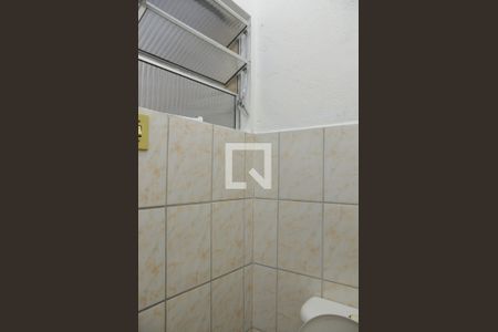 Banheiro de casa para alugar com 1 quarto, 10m² em Taboão, Diadema