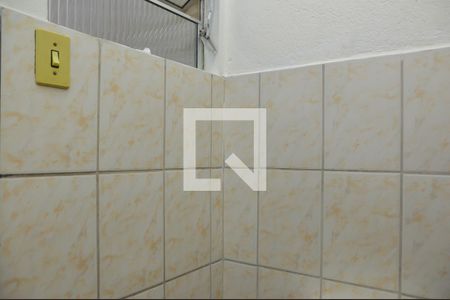 Banheiro de casa para alugar com 1 quarto, 10m² em Taboão, Diadema