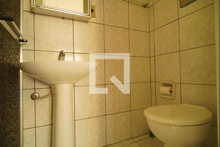 Banheiro  de apartamento à venda com 1 quarto, 38m² em Vila Ipiranga, Porto Alegre