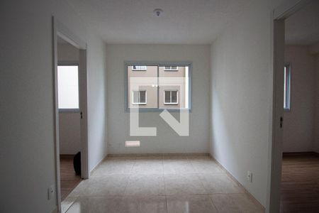 Sala de apartamento para alugar com 2 quartos, 34m² em Guaianazes, São Paulo