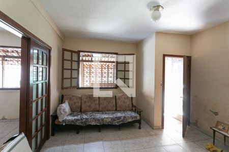 Sala de casa para alugar com 8 quartos, 432m² em Cachoeirinha, Belo Horizonte