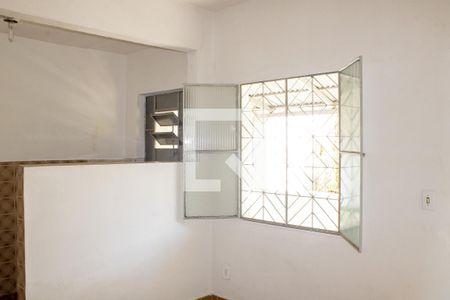 Sala de casa para alugar com 1 quarto, 30m² em Campo Grande, Rio de Janeiro