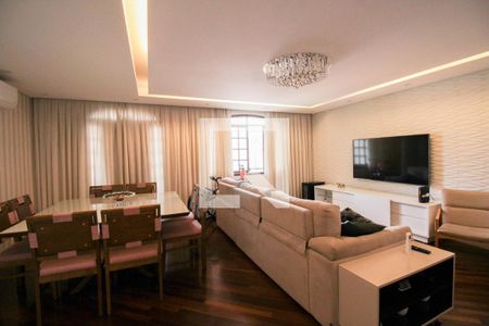 Sala de casa para alugar com 3 quartos, 240m² em Vila Arriete, São Paulo