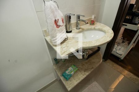 Lavabo de casa para alugar com 3 quartos, 240m² em Vila Arriete, São Paulo