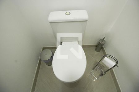 Lavabo de casa para alugar com 3 quartos, 240m² em Vila Arriete, São Paulo