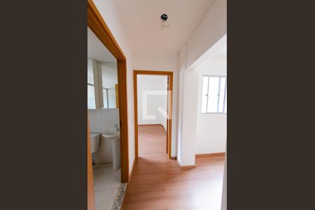 Corredor de apartamento para alugar com 2 quartos, 48m² em Engenho Nogueira, Belo Horizonte