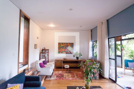 sala de casa de condomínio à venda com 4 quartos, 340m² em Residencial Sul, Nova Lima