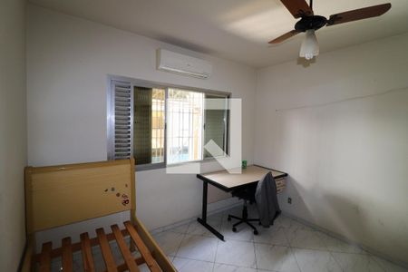 Quarto 3 de casa à venda com 4 quartos, 350m² em Vila Carrão, São Paulo