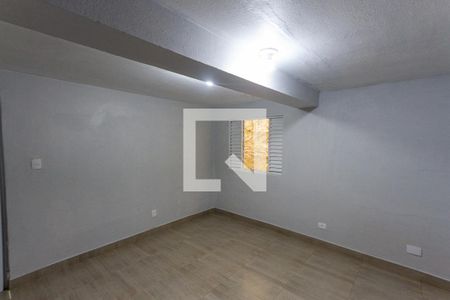 Quarto de casa para alugar com 1 quarto, 60m² em Jardim Teresa, São Paulo