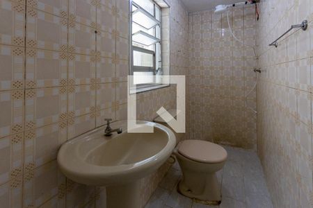 Banheiro de casa para alugar com 1 quarto, 60m² em Jardim Teresa, São Paulo