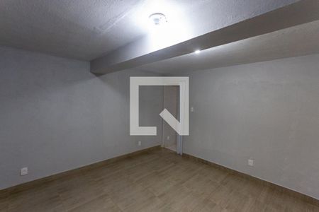 Quarto de casa para alugar com 1 quarto, 60m² em Jardim Teresa, São Paulo