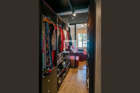 Closet de casa de condomínio para alugar com 2 quartos, 84m² em Tristeza, Porto Alegre