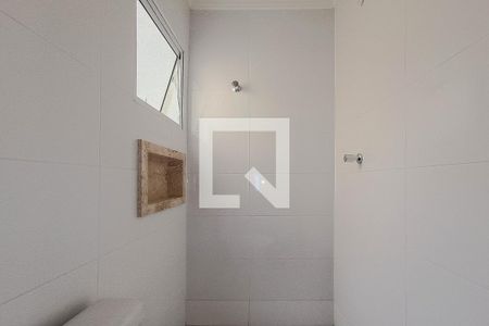 Banheiro de apartamento para alugar com 1 quarto, 27m² em Vila Mazzei, São Paulo