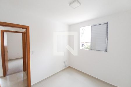 Quarto 2 de apartamento para alugar com 2 quartos, 50m² em Castelo, Belo Horizonte