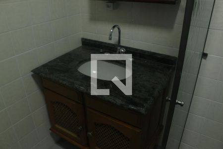 Banheiro de casa para alugar com 1 quarto, 50m² em Vila Arriete, São Paulo