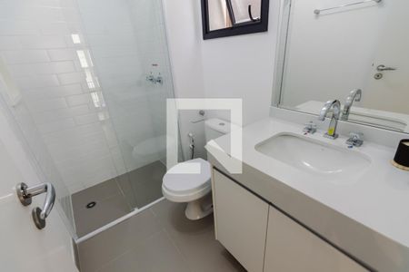 Banheiro de kitnet/studio para alugar com 1 quarto, 30m² em Perdizes, São Paulo