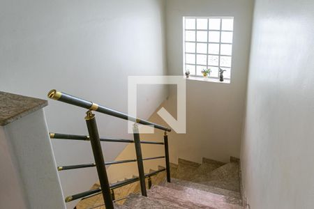 Escadas de casa à venda com 3 quartos, 140m² em Penha de França, São Paulo